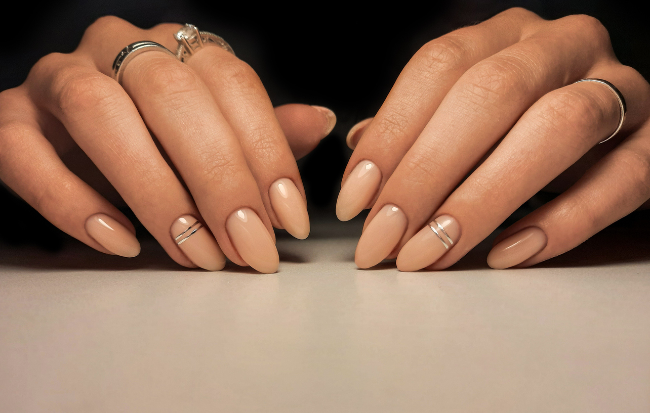 12 Stunning Almond Acrylic Nails You Need to Try RN