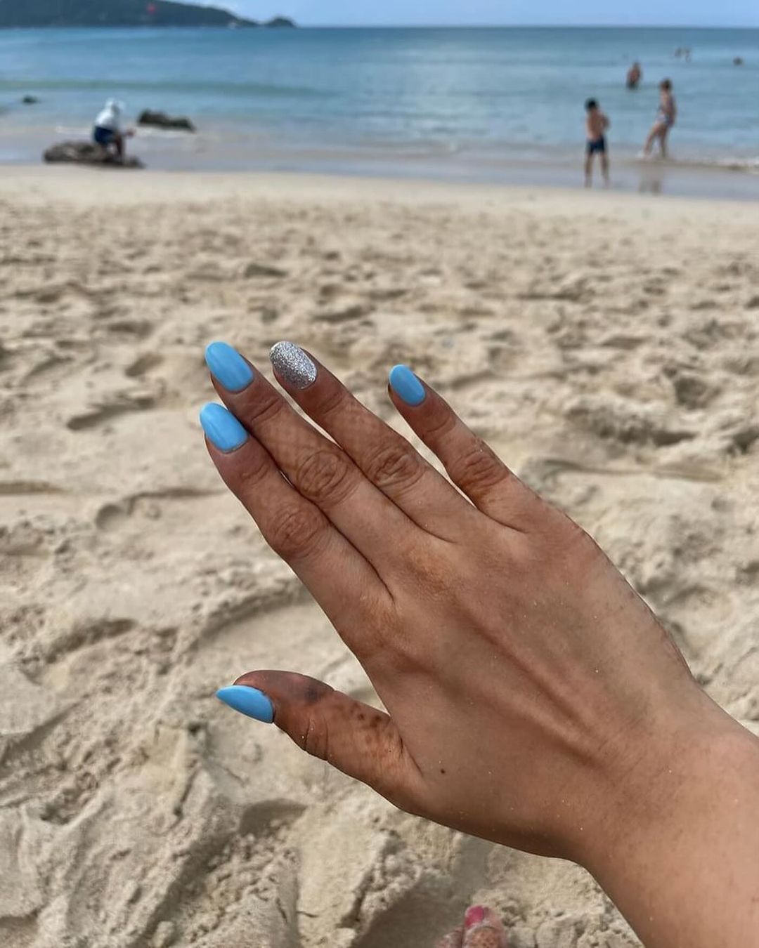 Beach Holiday Nails