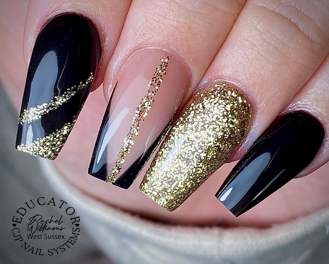 Black And Gold Acrylic Nail Designs