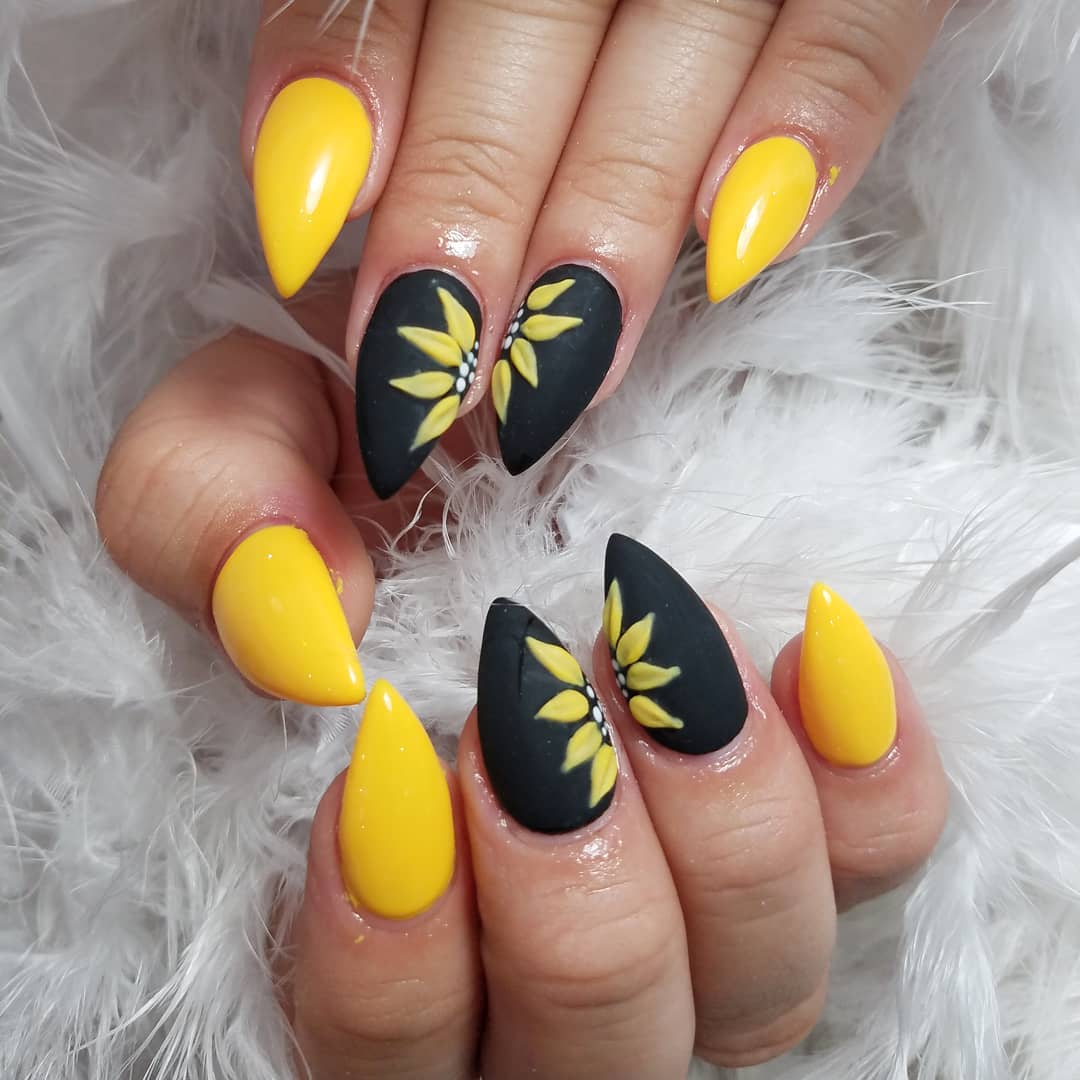 Black And Yellow Acrylic Nails