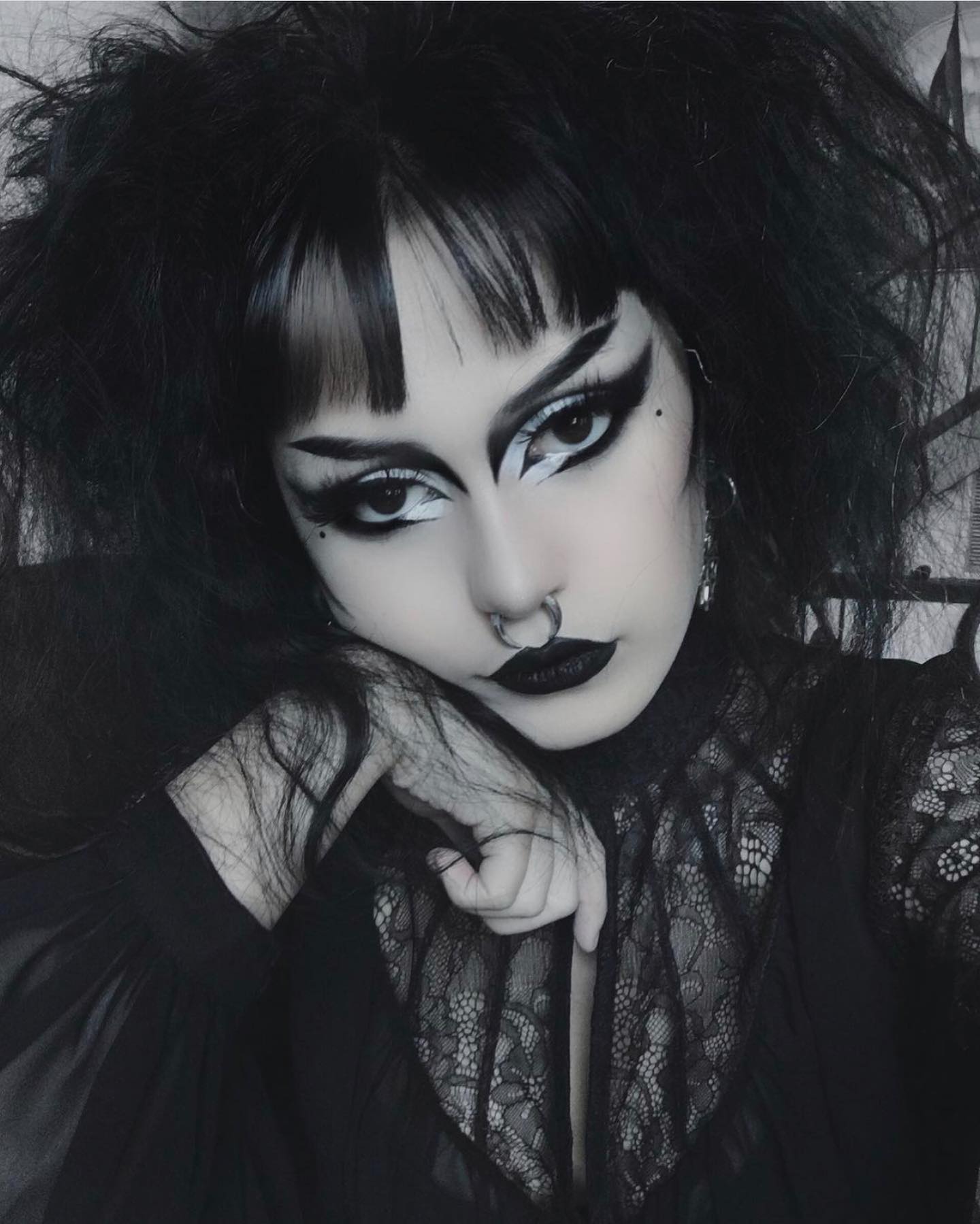 Black Eyeliner Looks Goth