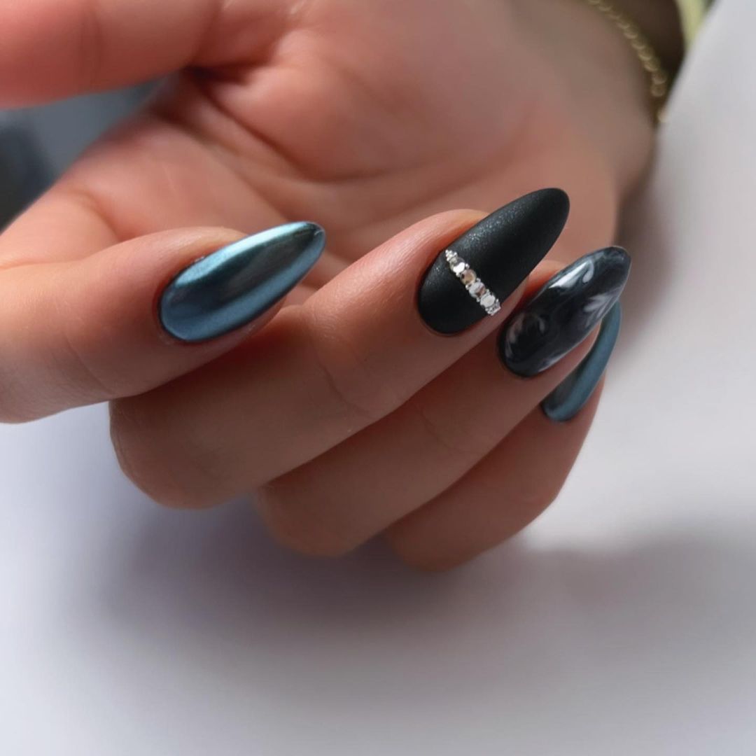 Black Pearl Nails