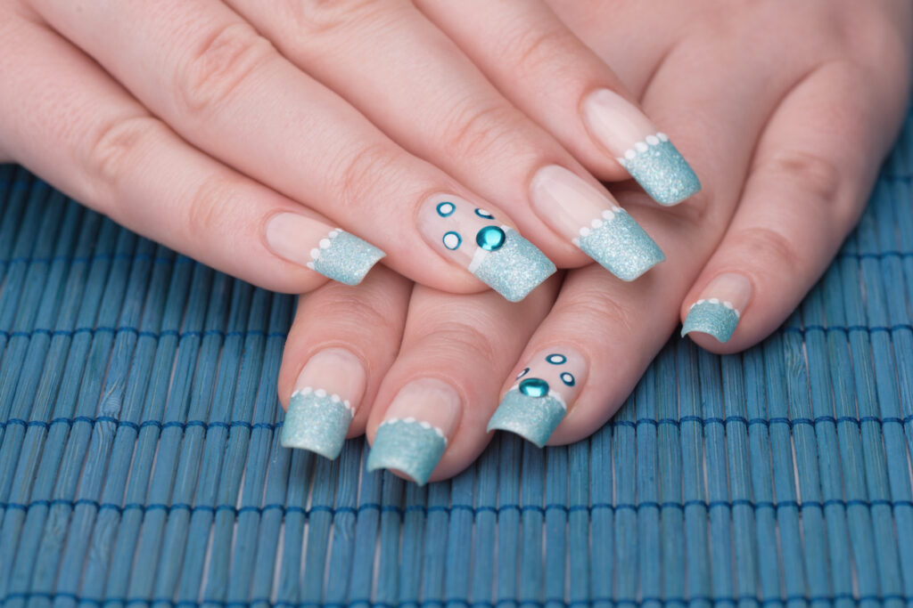 23 Elegant Blue and White Nails Inspiration