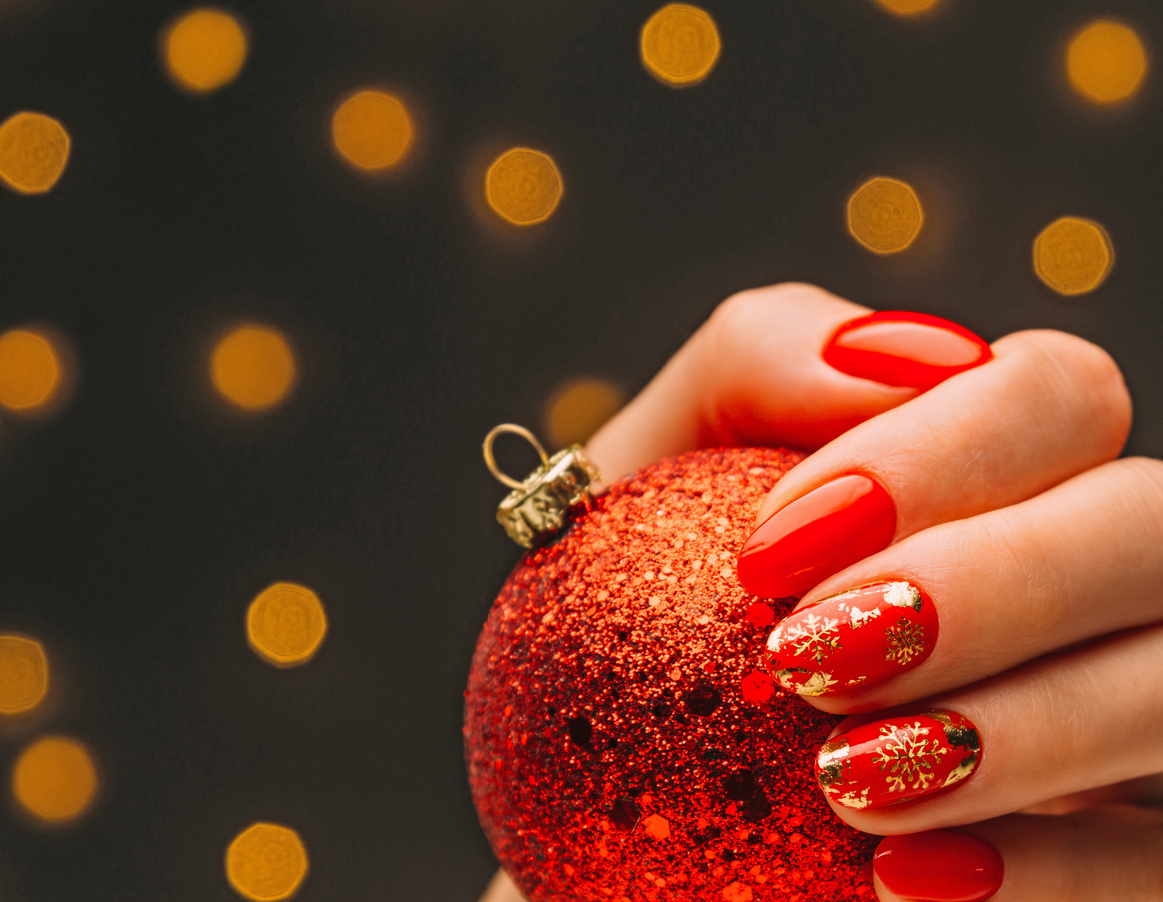Christmas Nails Red and Gold