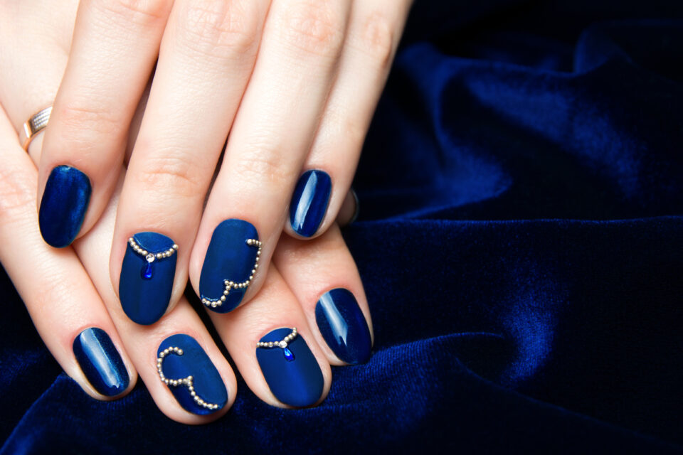 33 Alluring Dark Blue Nails for Inspo