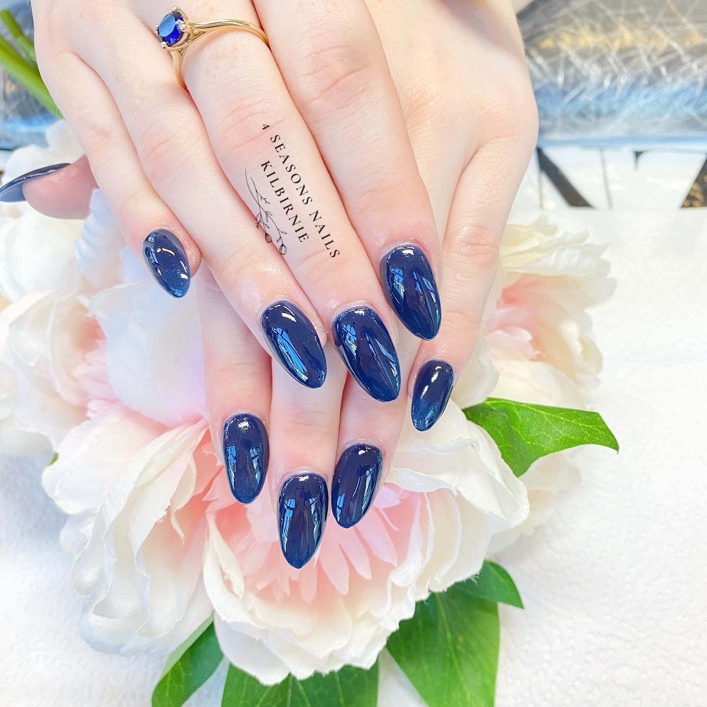 Dark Navy Blue Nails