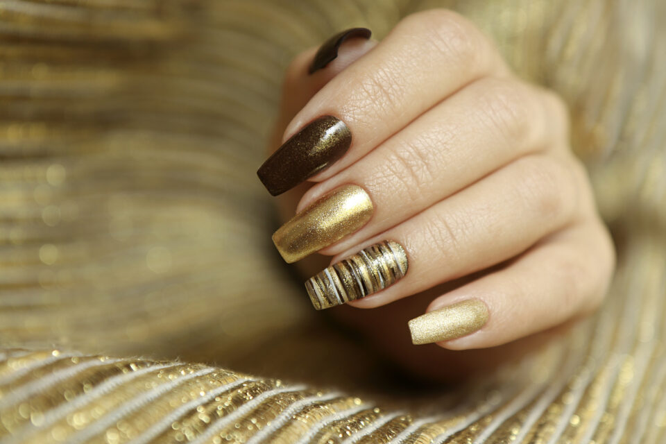 24 Glam Gold Acrylic Nails Trending Right Now