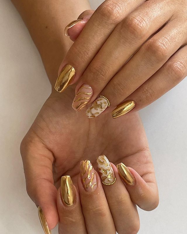 Gold Cat Eye Nails