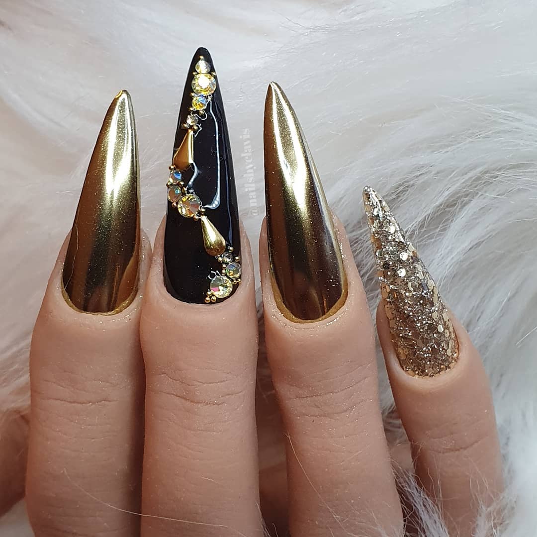 Gold New Years Nails
