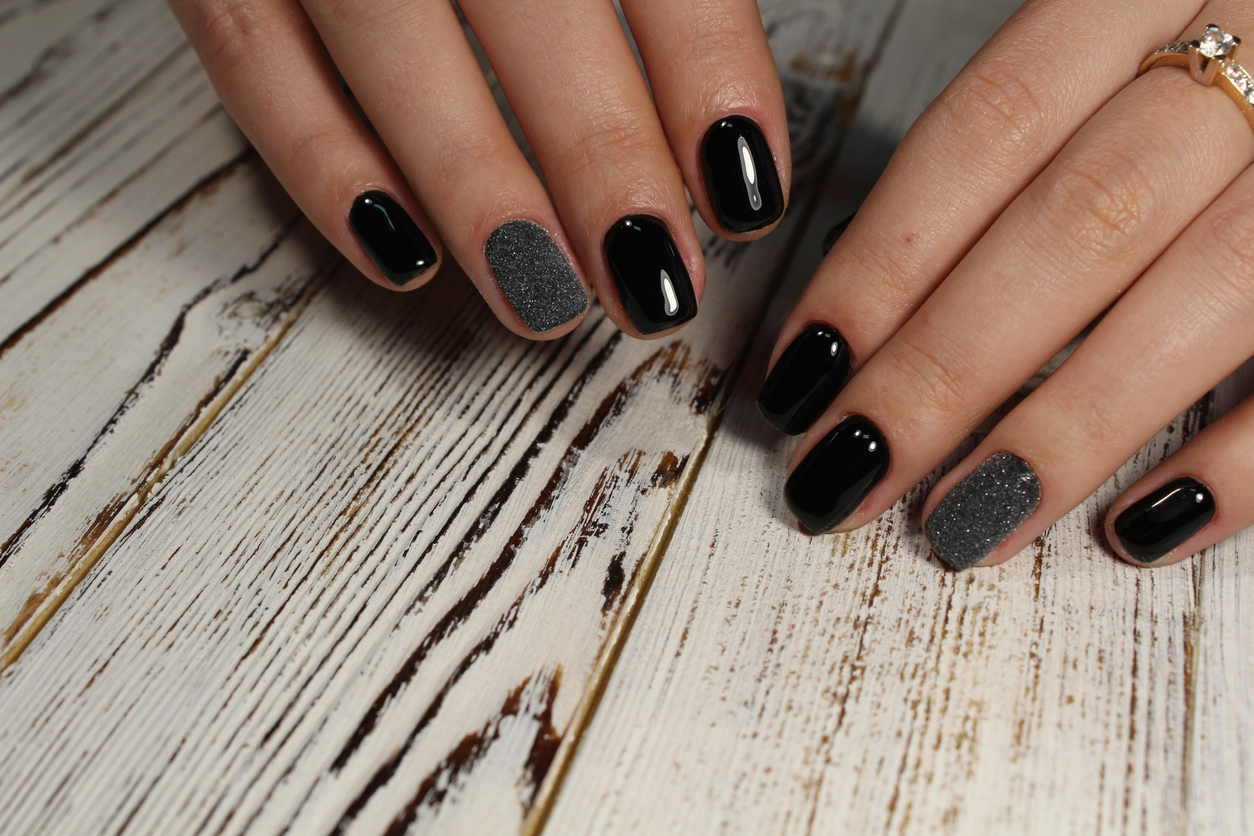 How To Maintain Your Short Black Nails