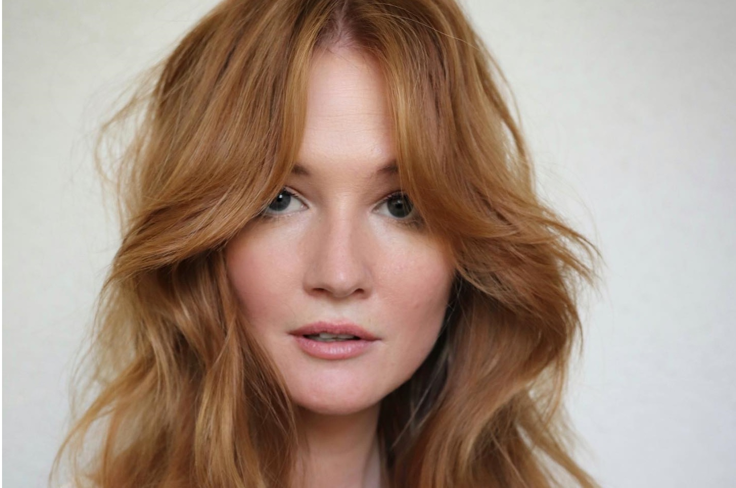 13 Majestic Hairstyles with Long Bangs