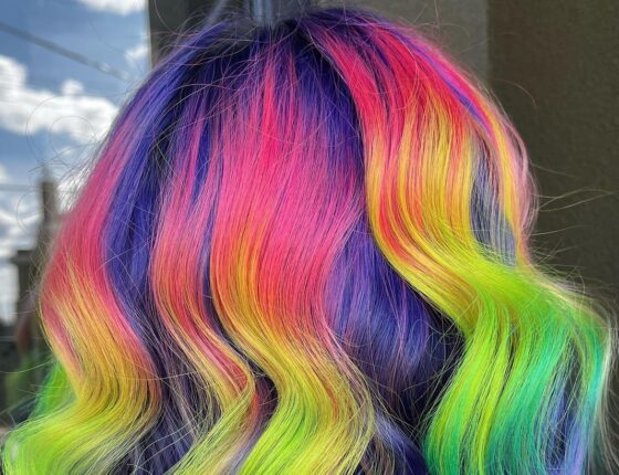 25 Enchanting Mermaid Hair Colors & Styles