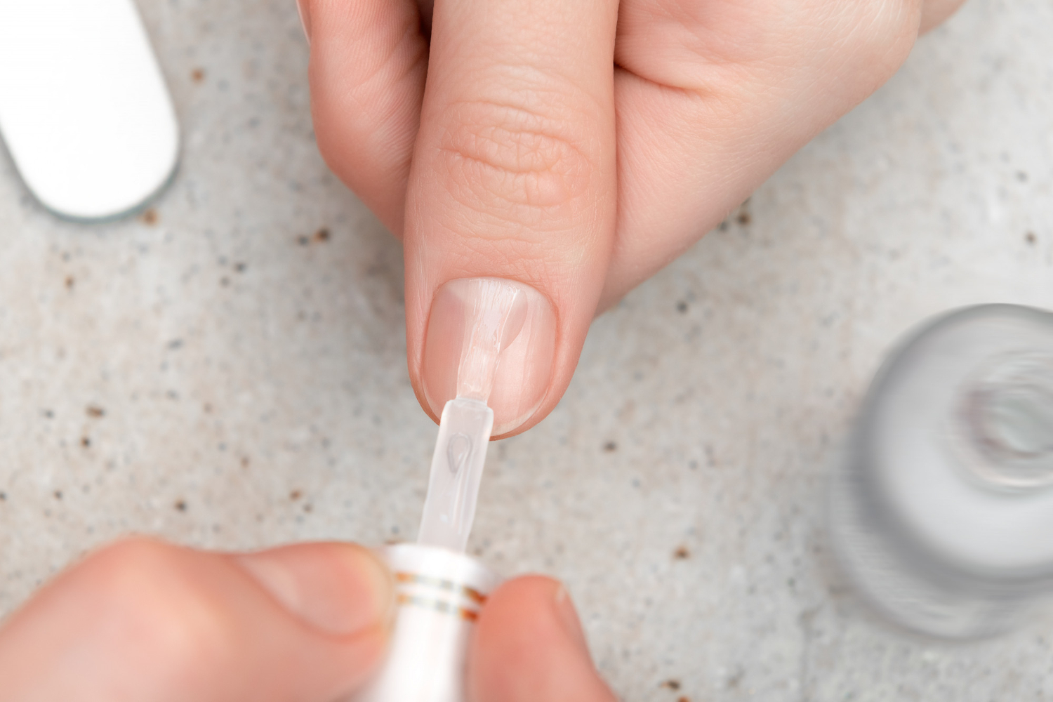 7 Best Nail Glue Picks for your Claws in 2024