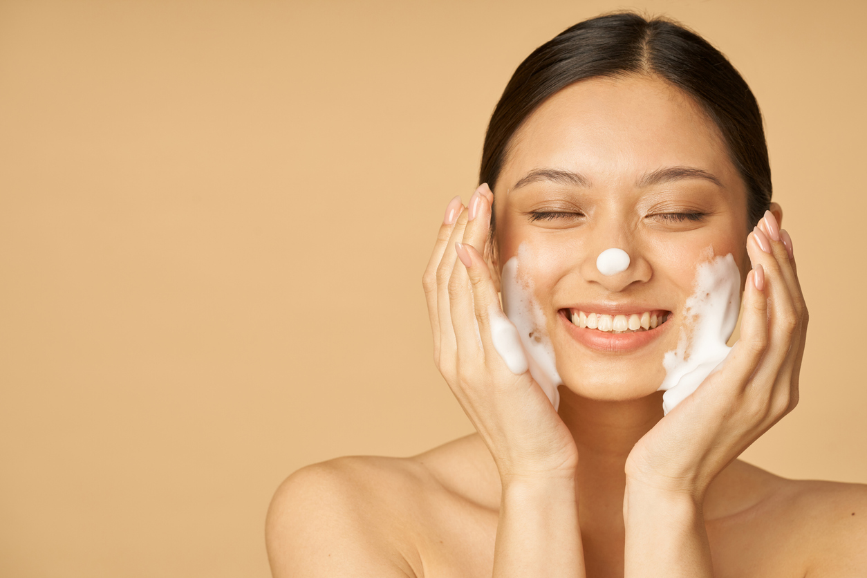 Panoxyl Acne Foaming Wash Facts, Risks, & Where to Buy