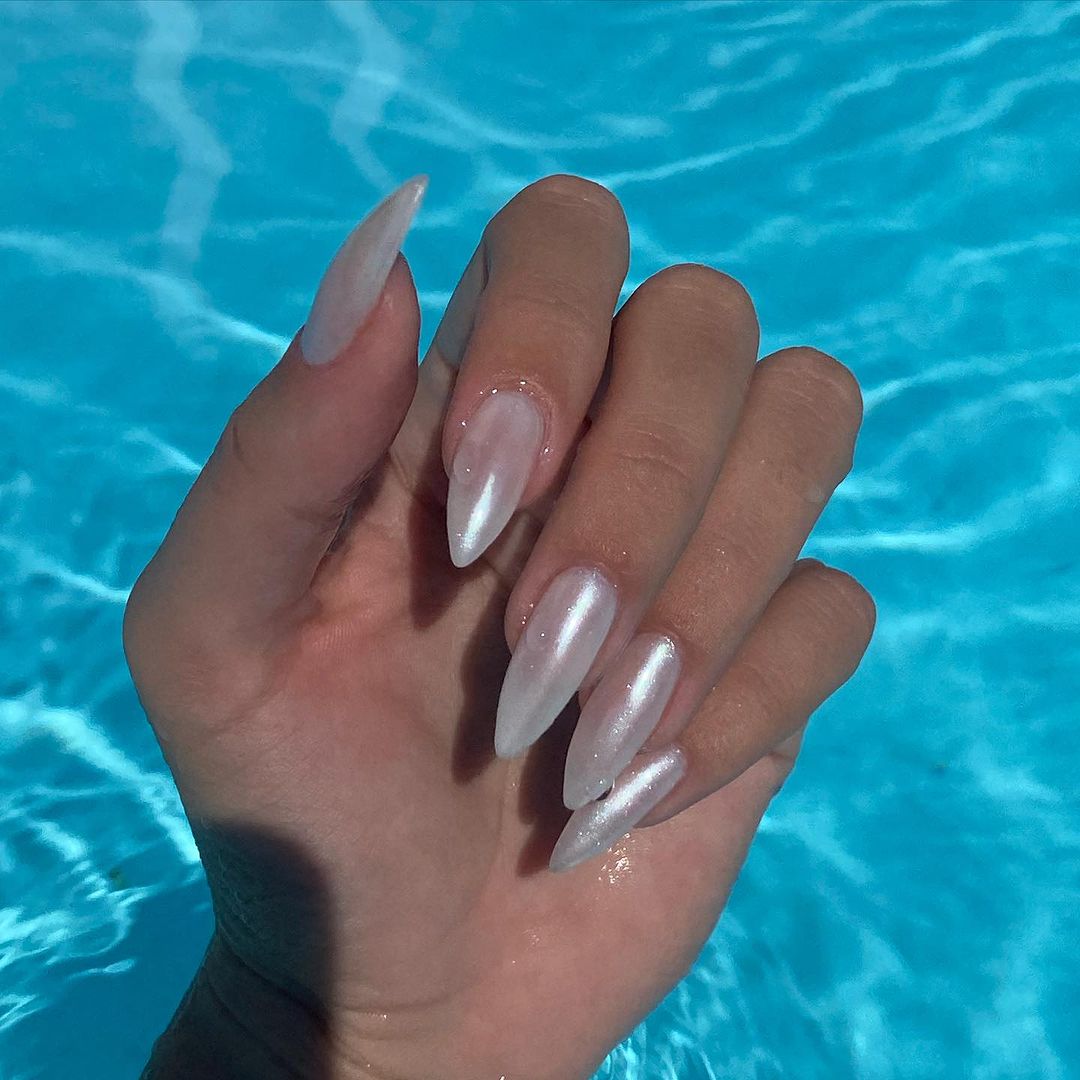 Pearl Light Nails