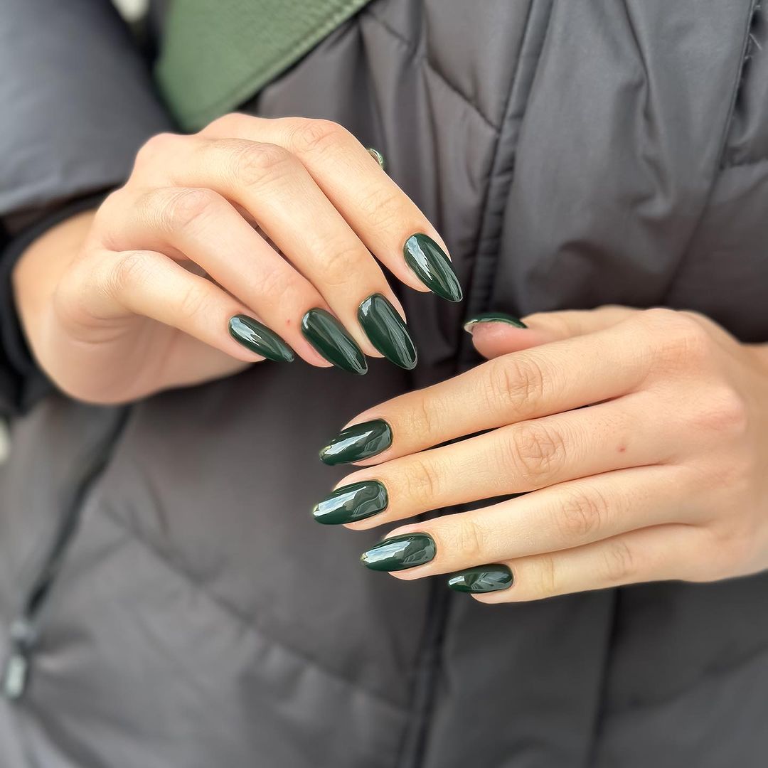 Pine Green Acrylic Nails