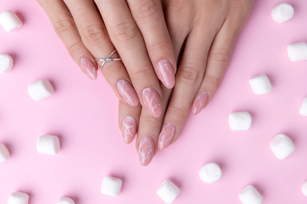 Marble nails pink deals