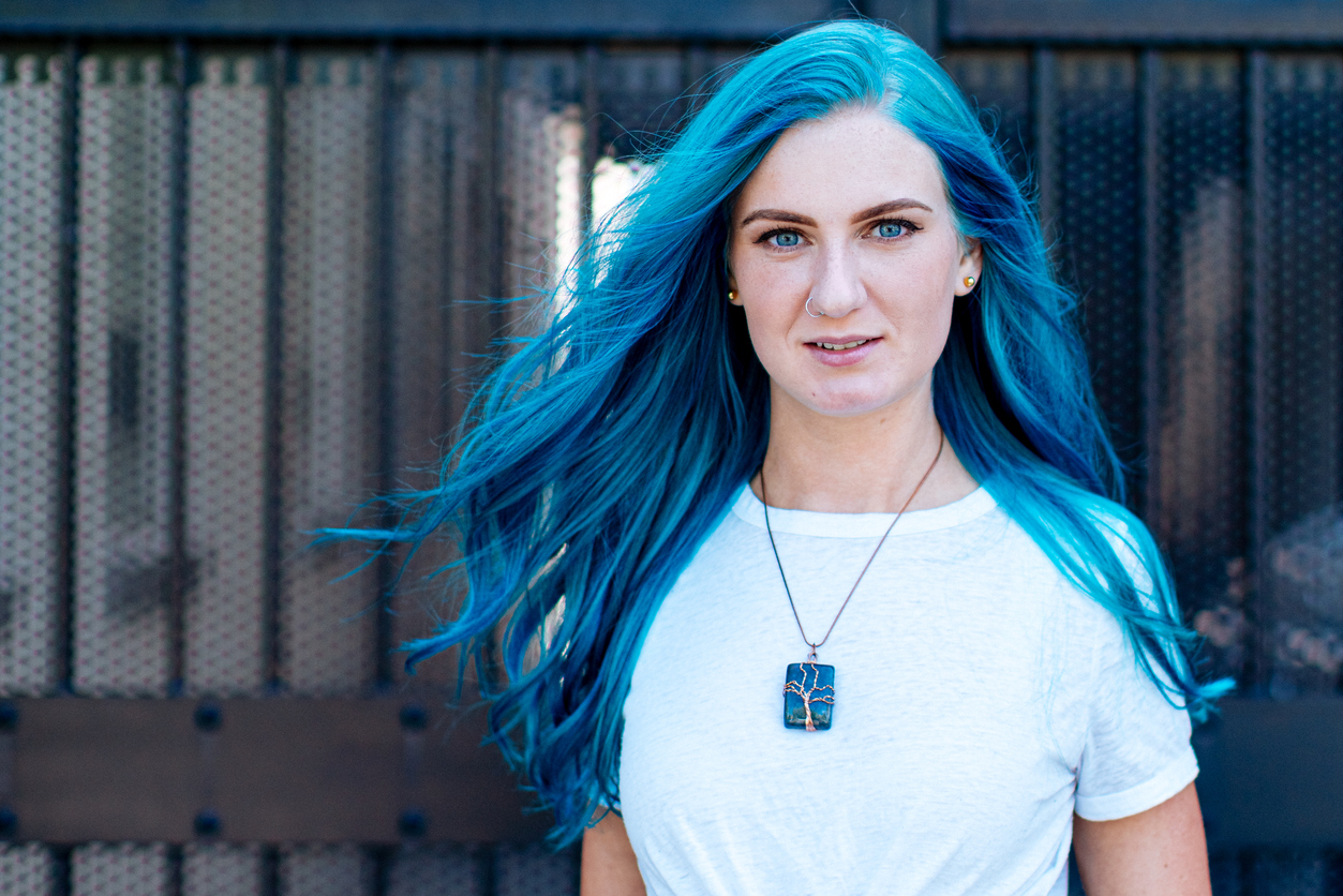 Pros and Cons of Blue Hair