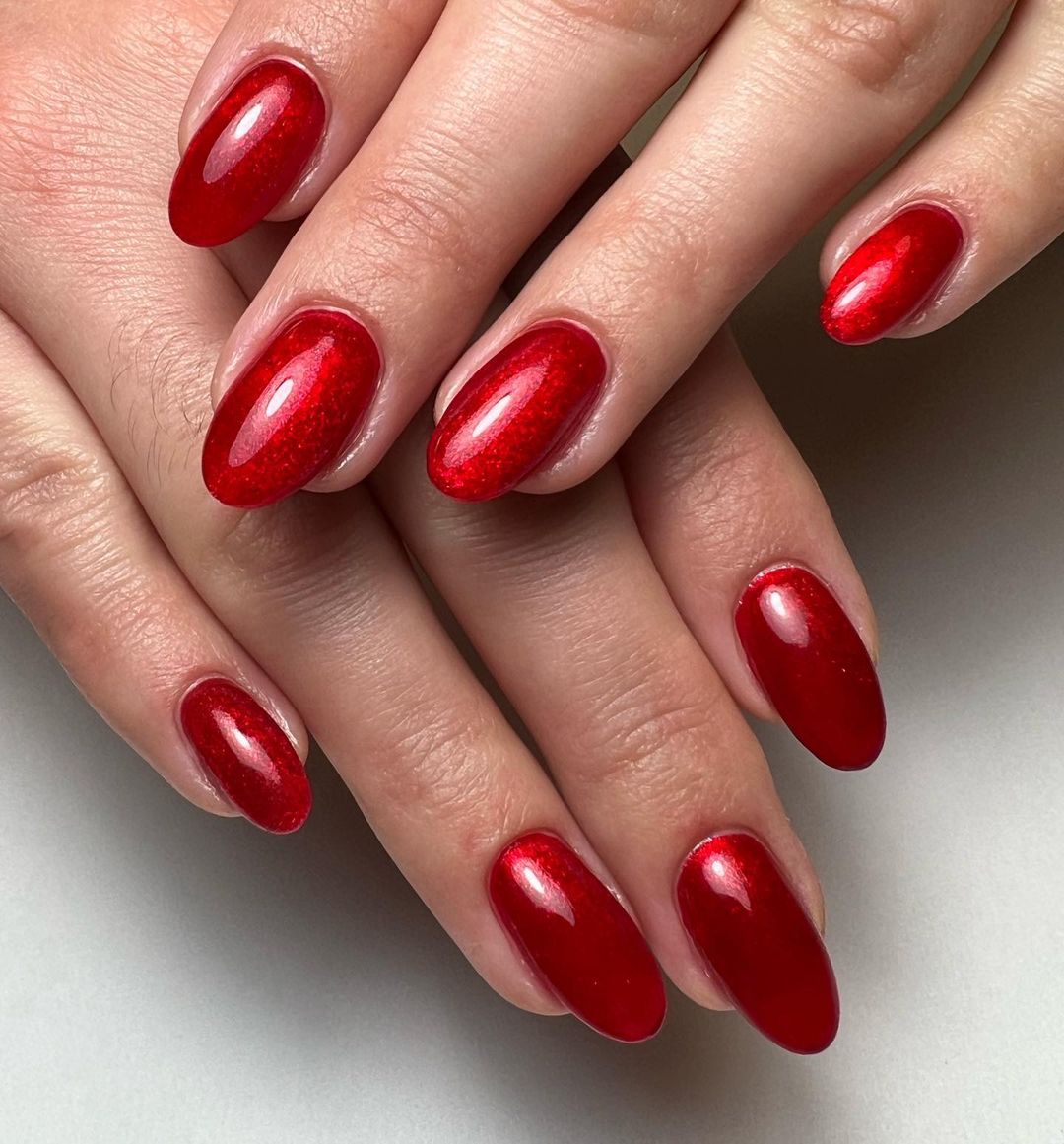 Round Red Nails
