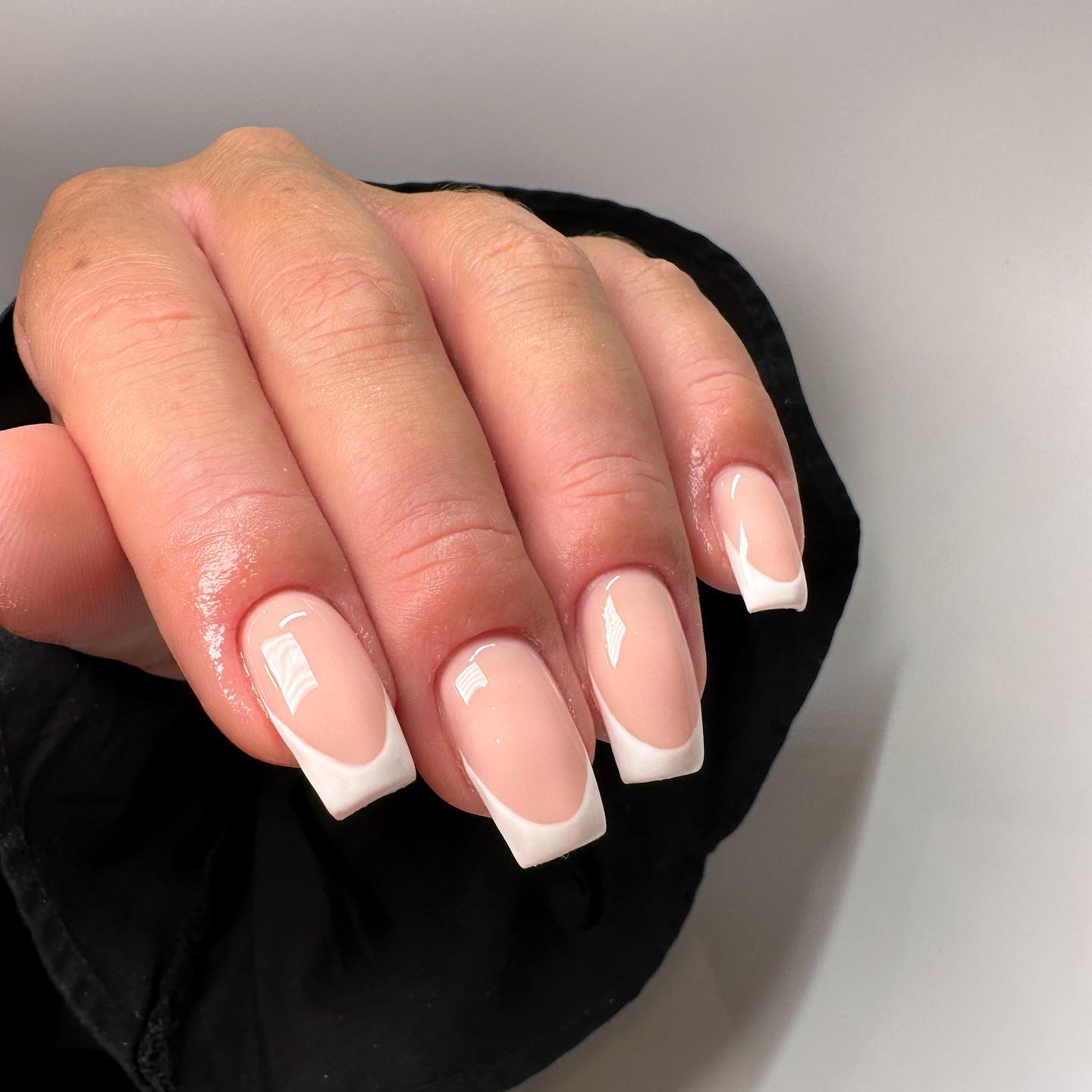 Short French Tip Acrylic Nails