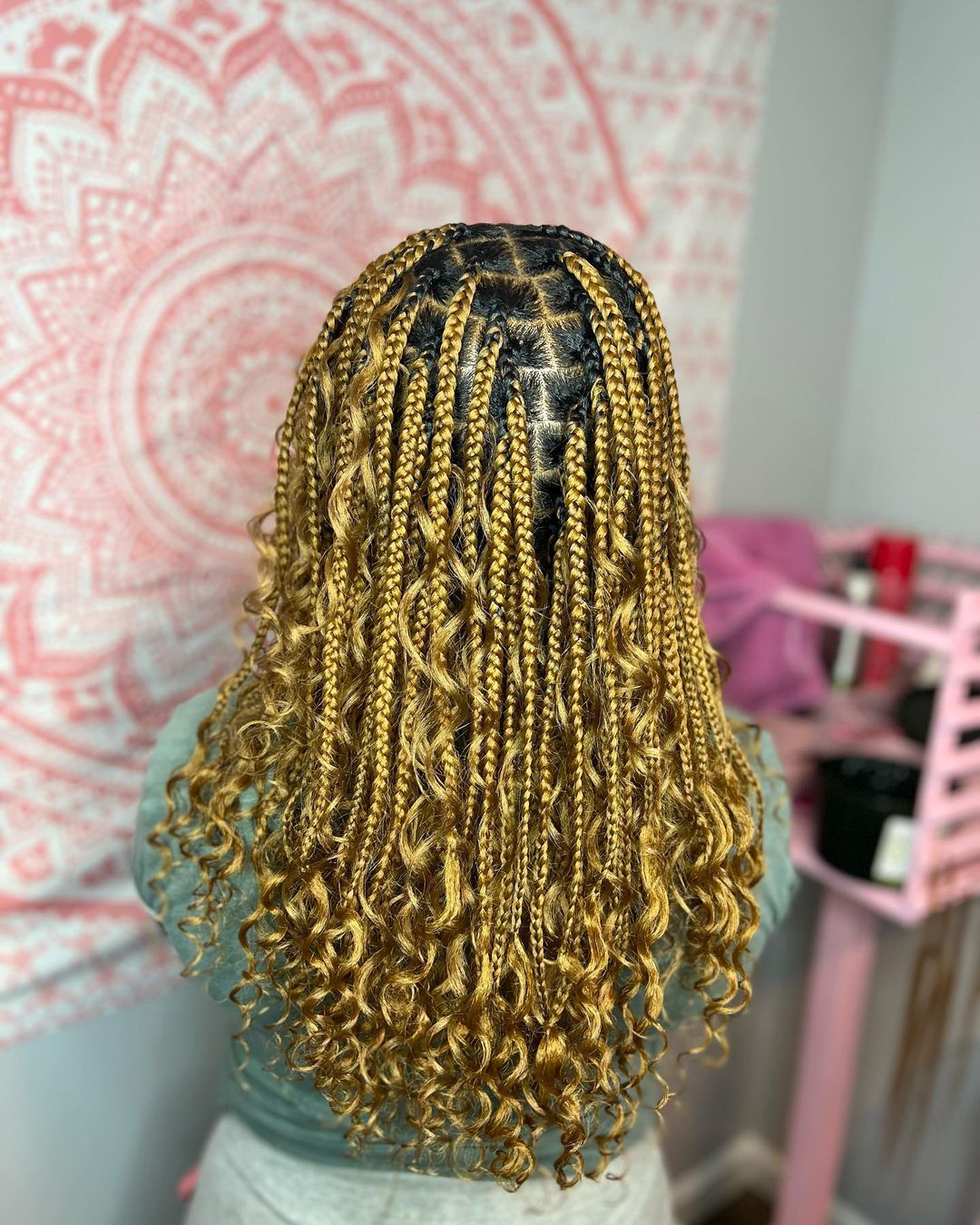 Short Knotless Braids with Curly Ends