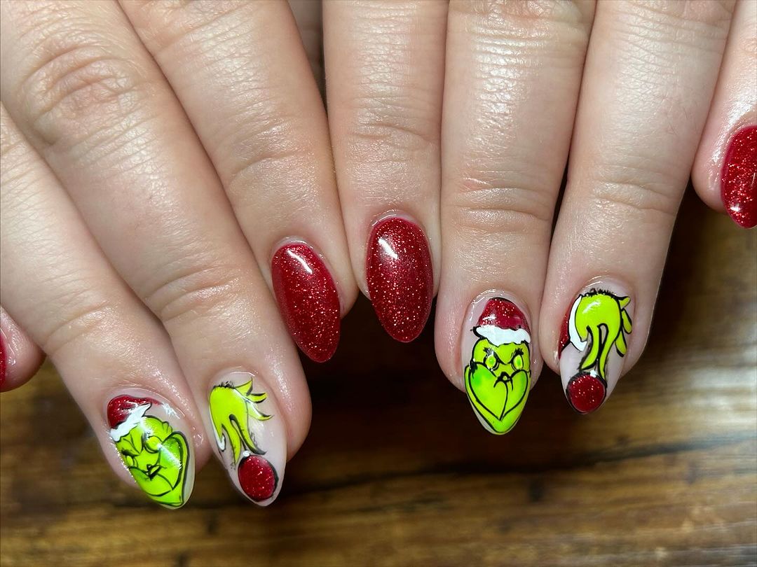 Simple Grinch Nails