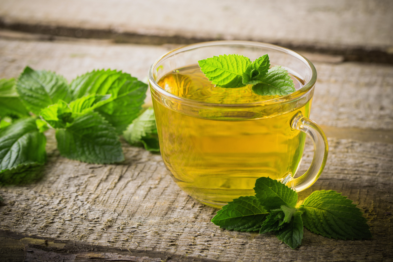 Top 6 Spearmint Tea Benefits: Hair, Skin, Body & Well-Being