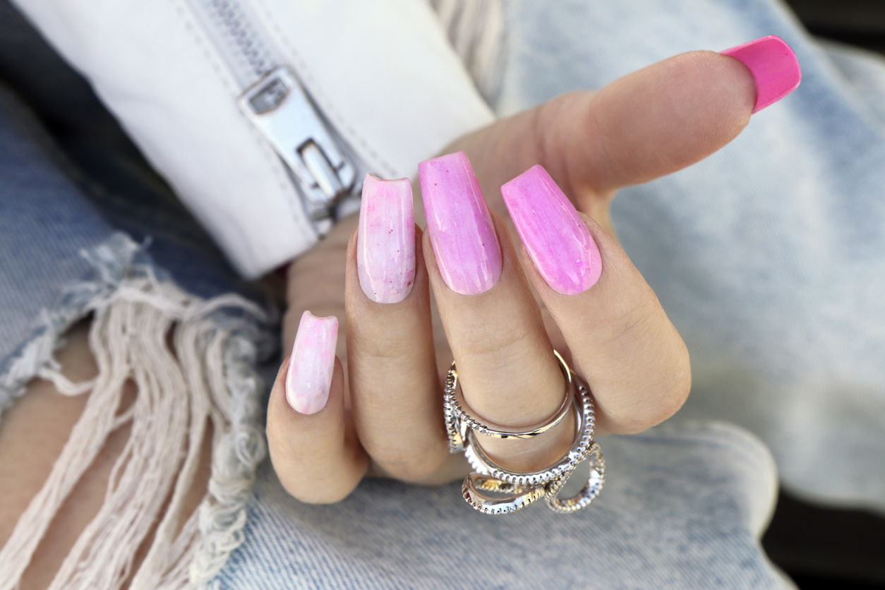 26 Dazzling Summer Coffin Nails to Turn Up the Heat