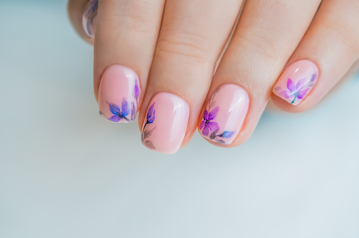 Summer flower nails