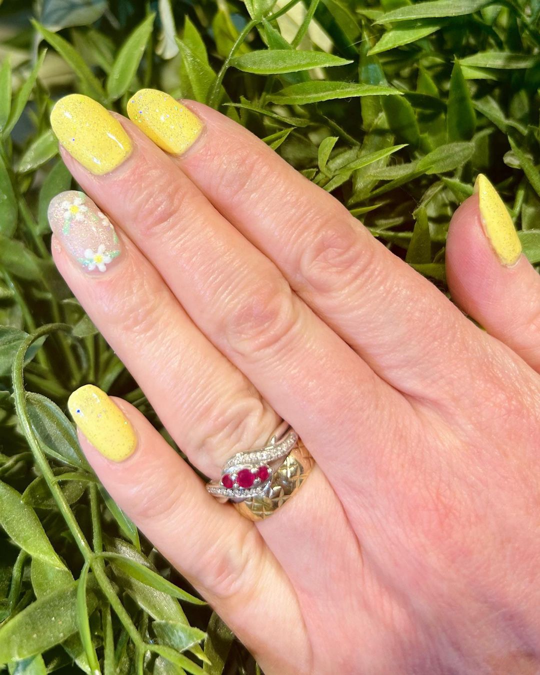 Sunny Yellow Spring Nails