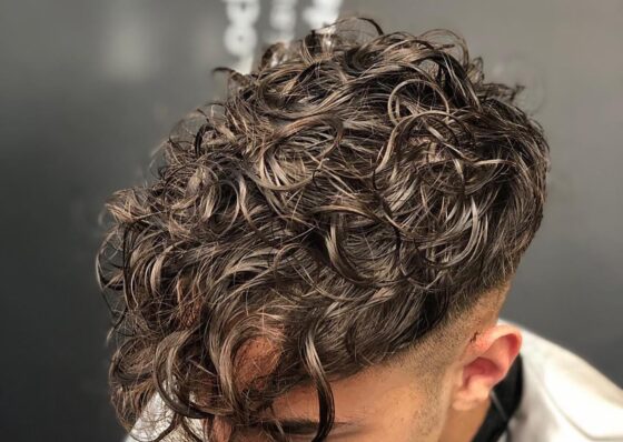 39 Trending Wavy Hair Men Styles + How to Style